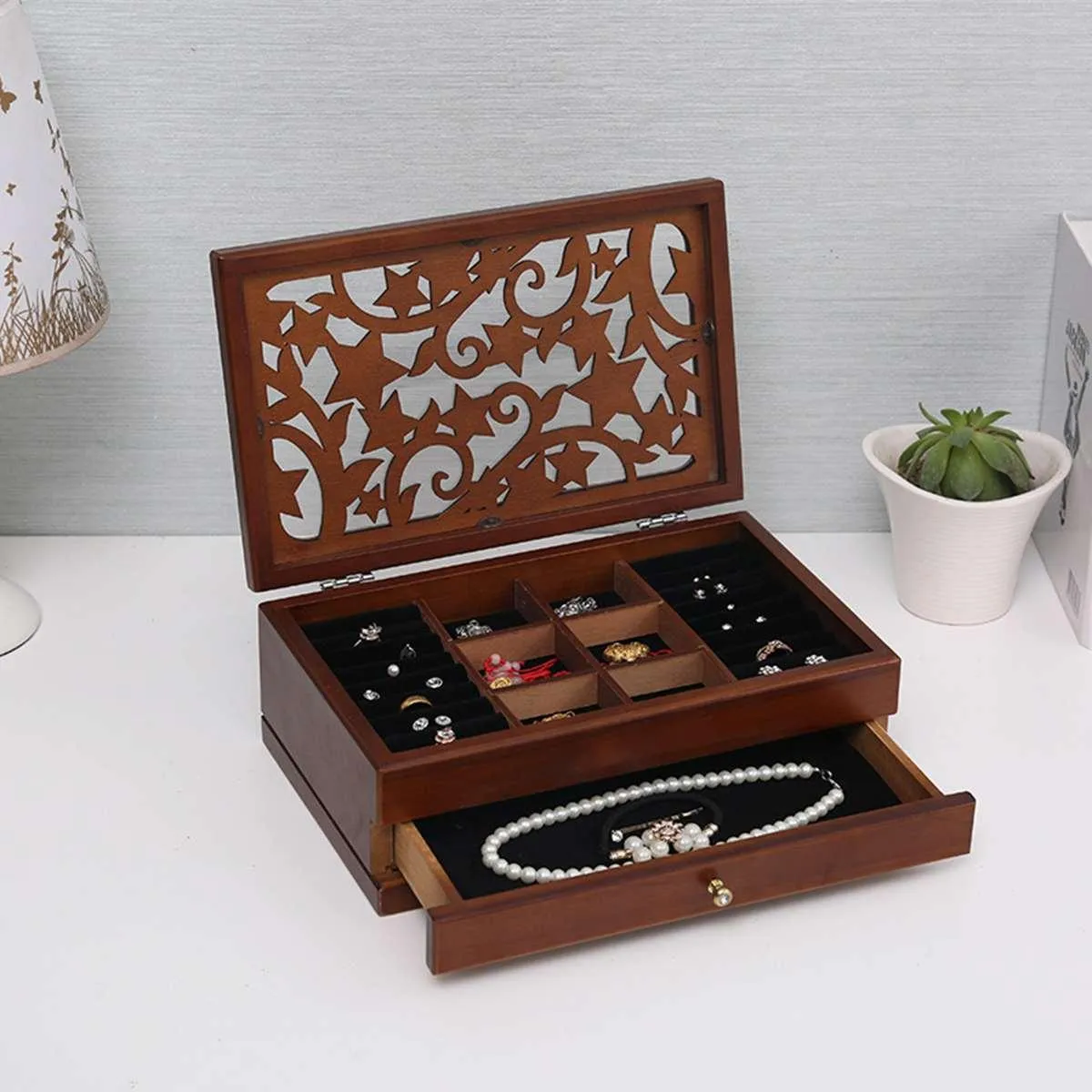 Charming Vintage Wooden Jewelry Chest with Mirror - A Touch of Elegance