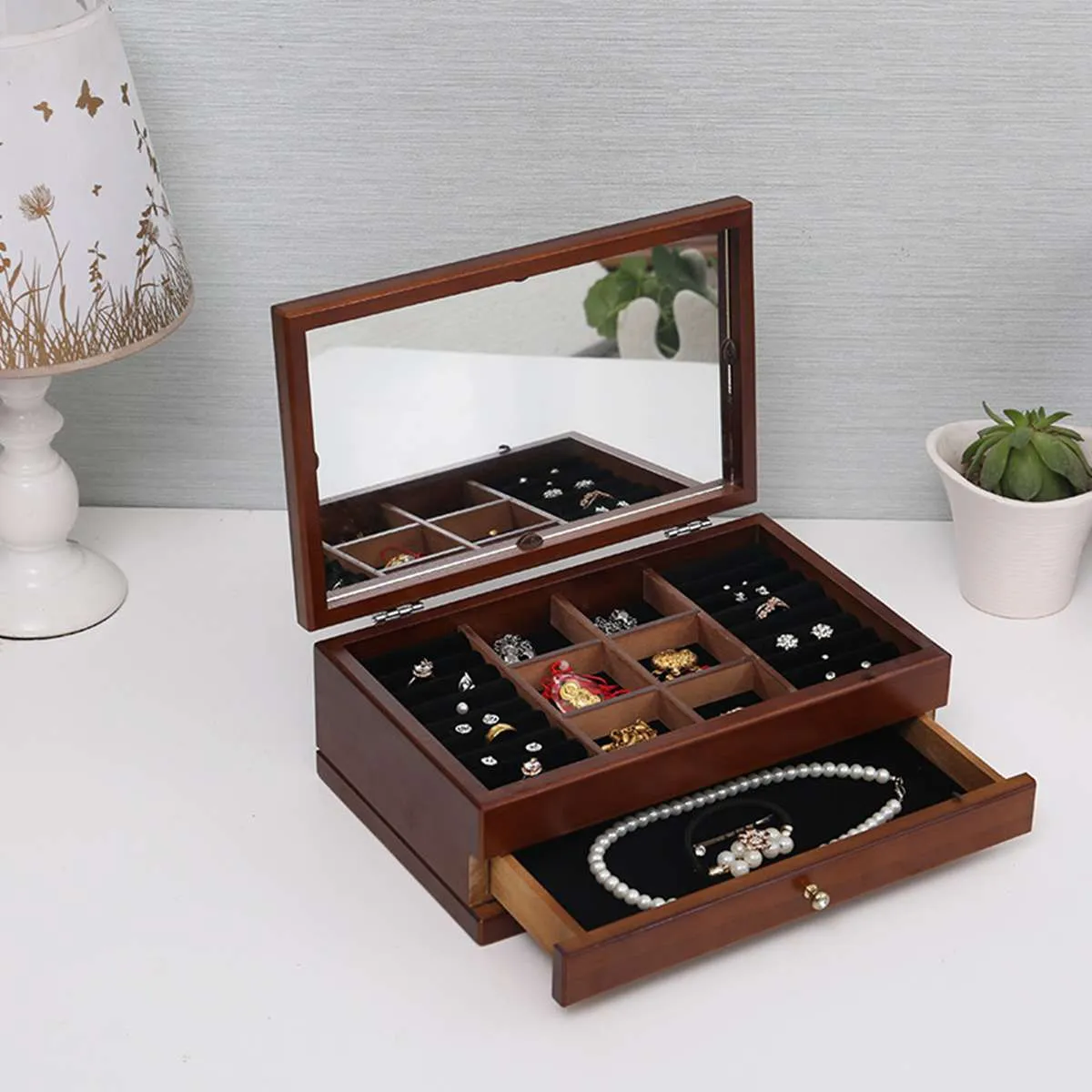 Charming Vintage Wooden Jewelry Chest with Mirror - A Touch of Elegance