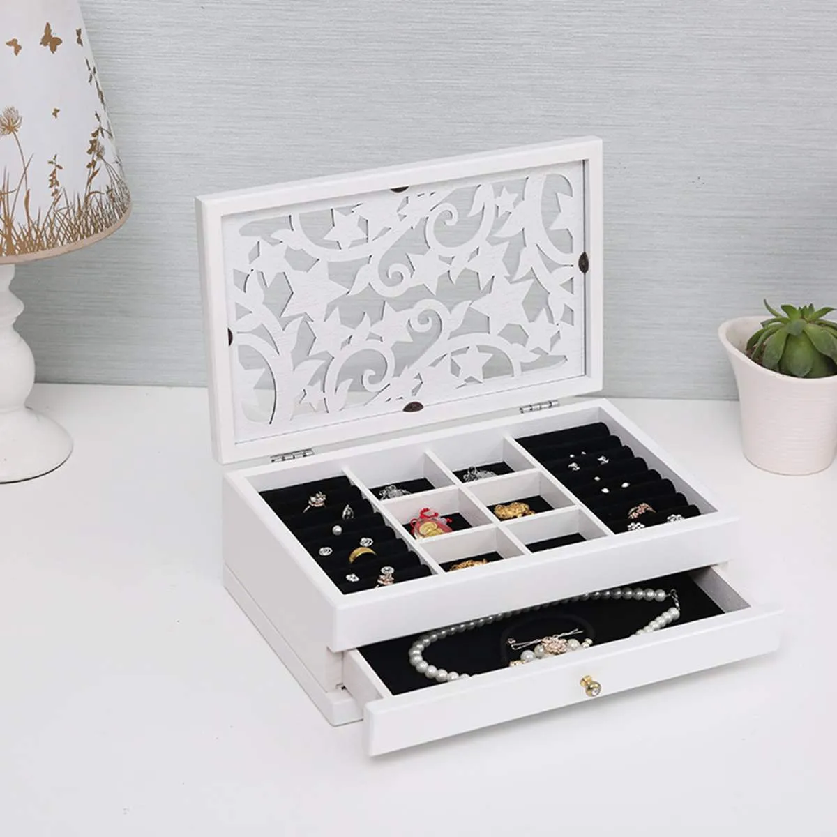 Charming Vintage Wooden Jewelry Chest with Mirror - A Touch of Elegance