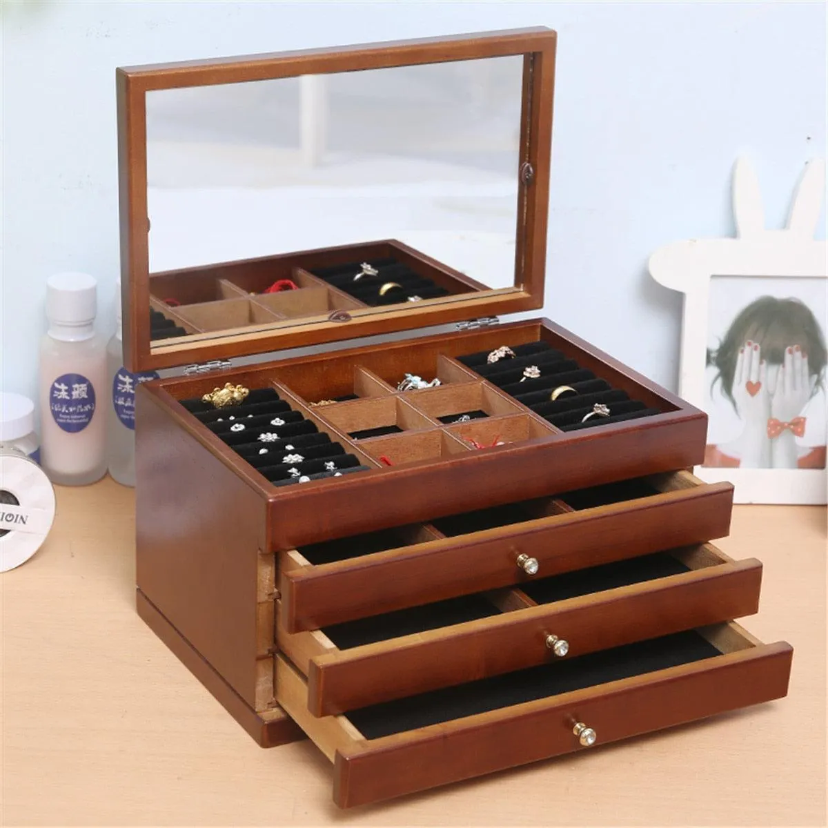 Charming Vintage Wooden Jewelry Chest with Mirror - A Touch of Elegance
