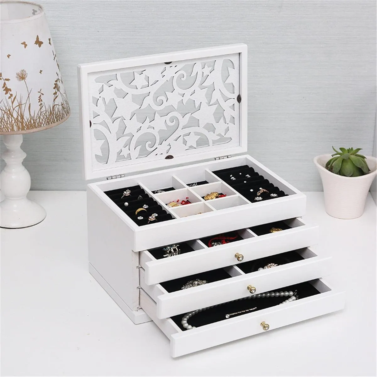 Charming Vintage Wooden Jewelry Chest with Mirror - A Touch of Elegance