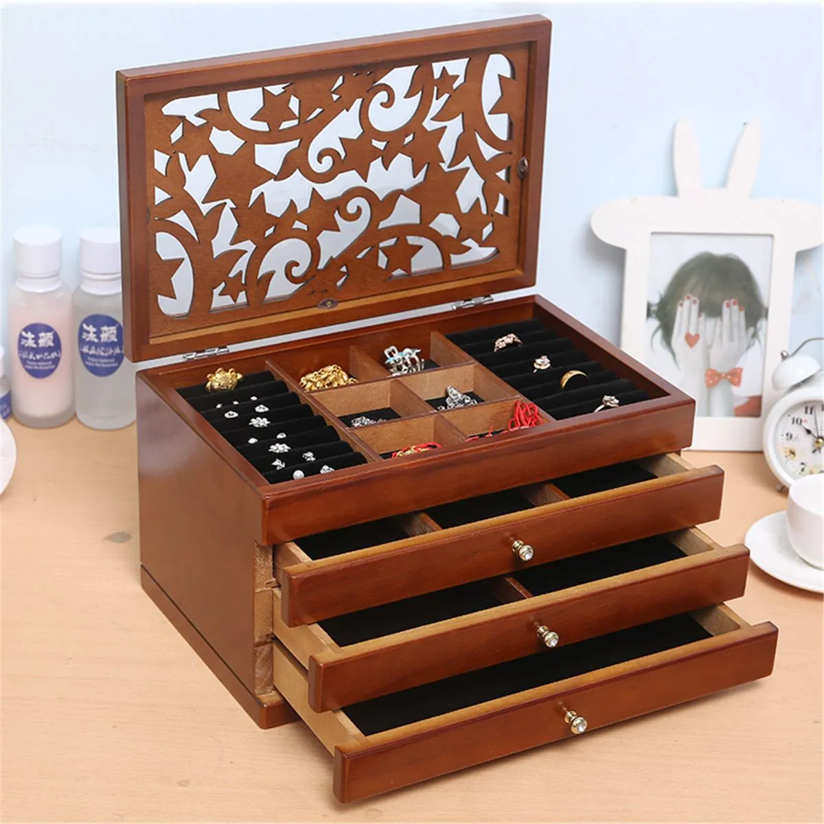 Charming Vintage Wooden Jewelry Chest with Mirror - A Touch of Elegance