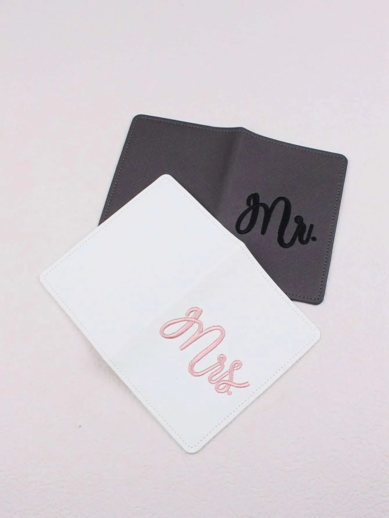 Shein 2pcs Letter Embroidered Detail Passport Holder
